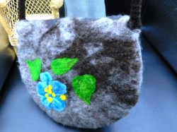wool felt purse bk